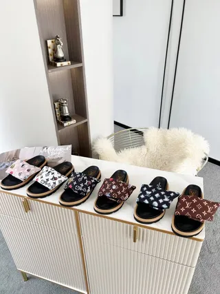 Louis Vuitton Monogram Brown Slippers 7