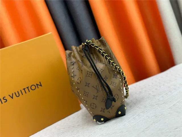 Louis Vuitton Monogram Canvas Drawstring Bucket Bag 17