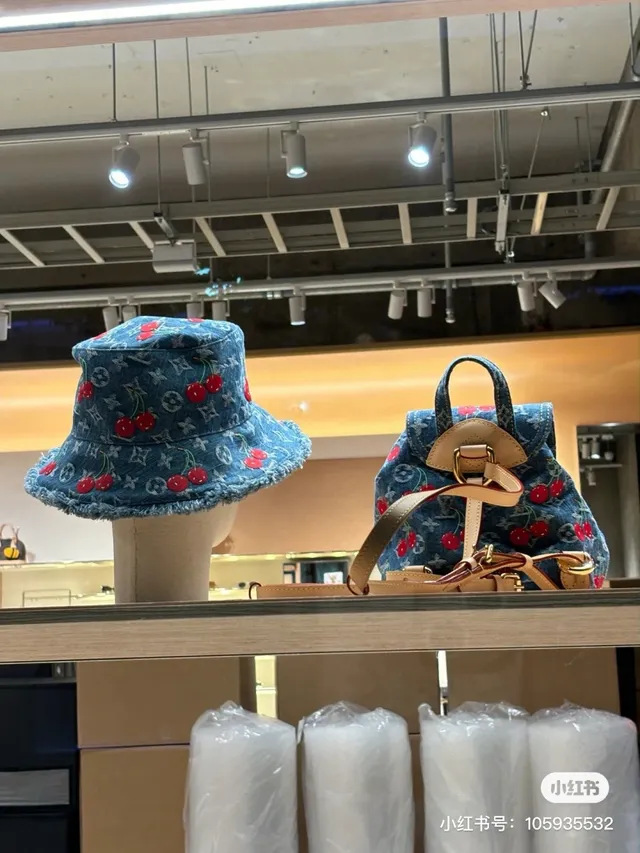 Louis Vuitton Monogram Denim Broderie de Cerise Chapeau Bucket 7