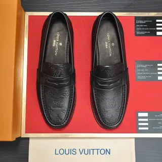 Louis Vuitton Monogram 压花黑色皮革乐福鞋