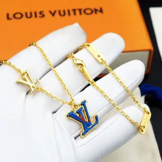 Collier pendentif en émail Monogram Louis Vuitton