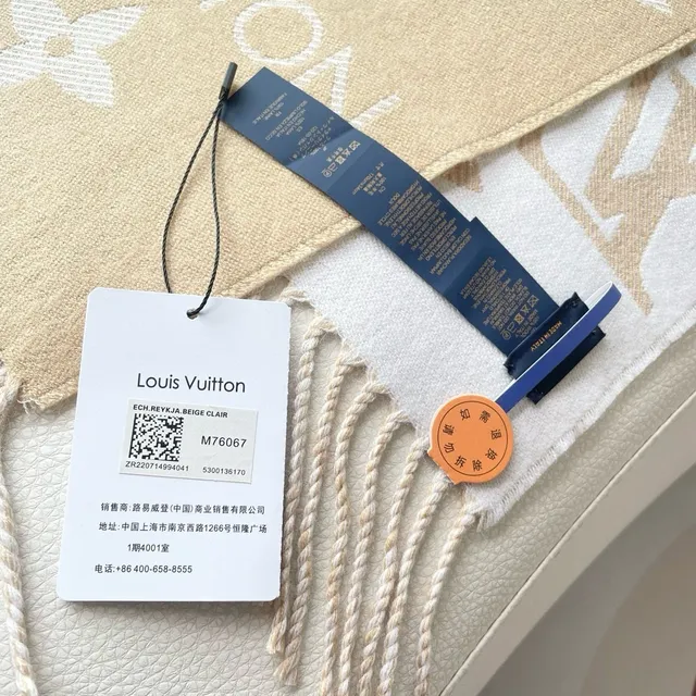 Cachecol Louis Vuitton Monogram Flower Beige e Cream de Cashmere 3