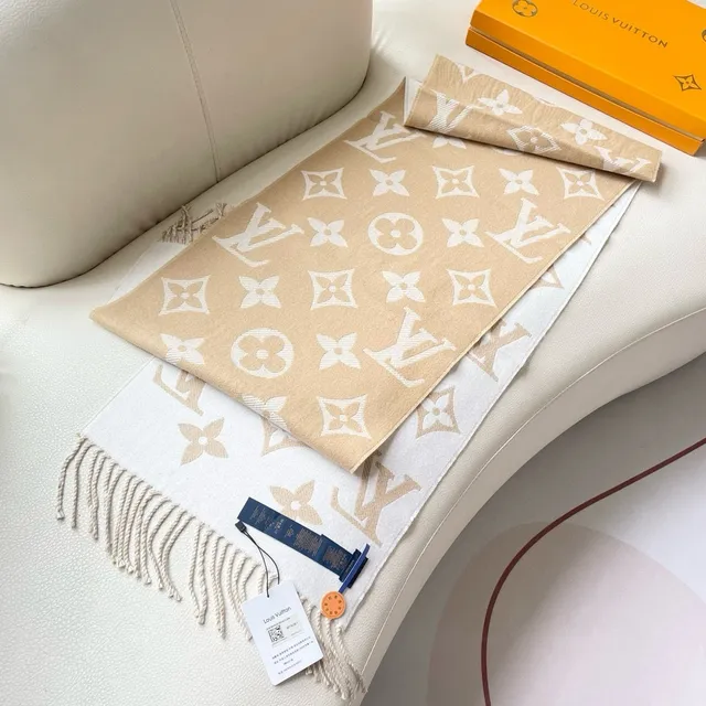Cachecol Louis Vuitton Monogram Flower Beige e Cream de Cashmere 6