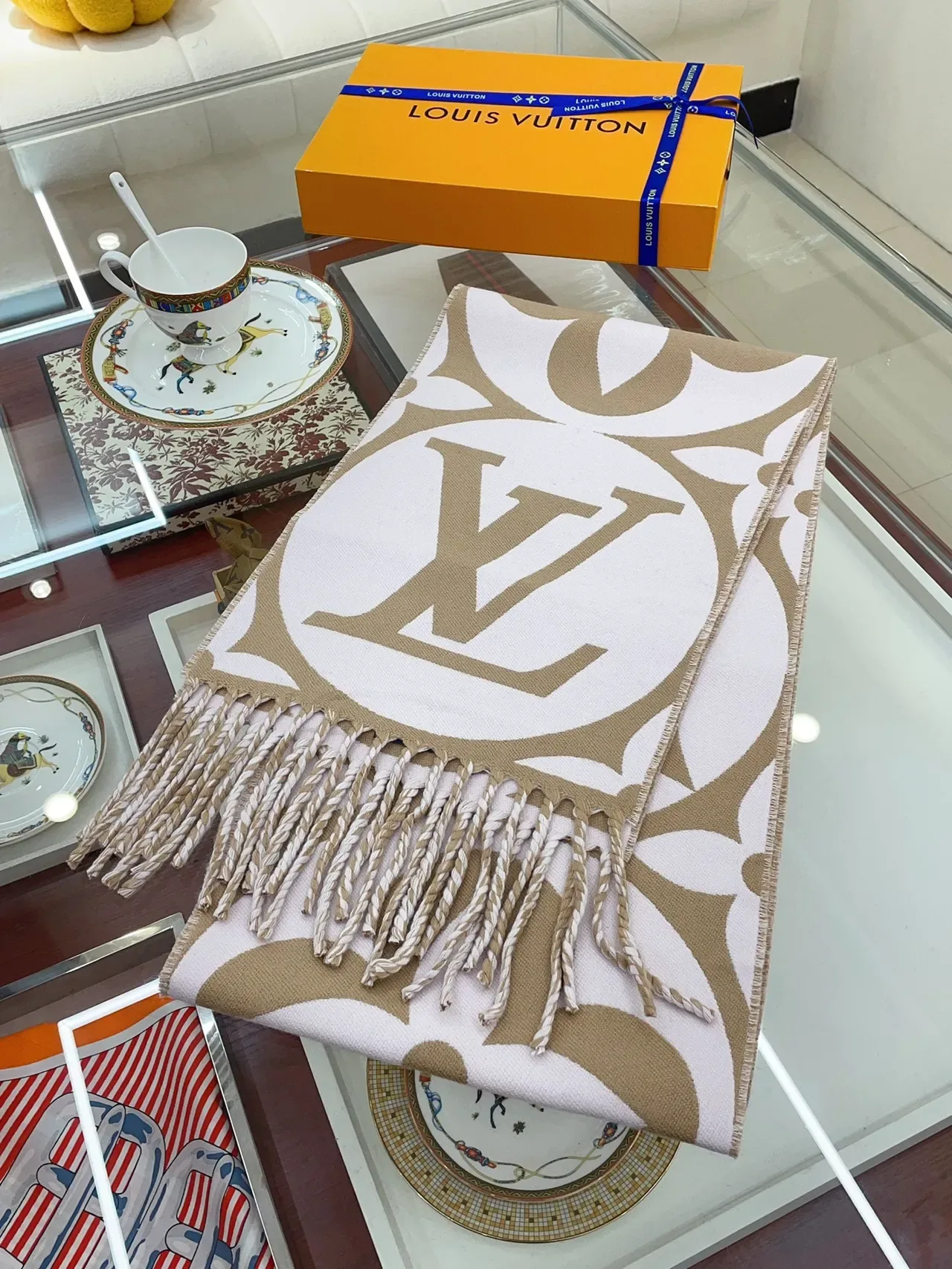 Louis Vuitton Monogram Flower Beige and White Shawl 5