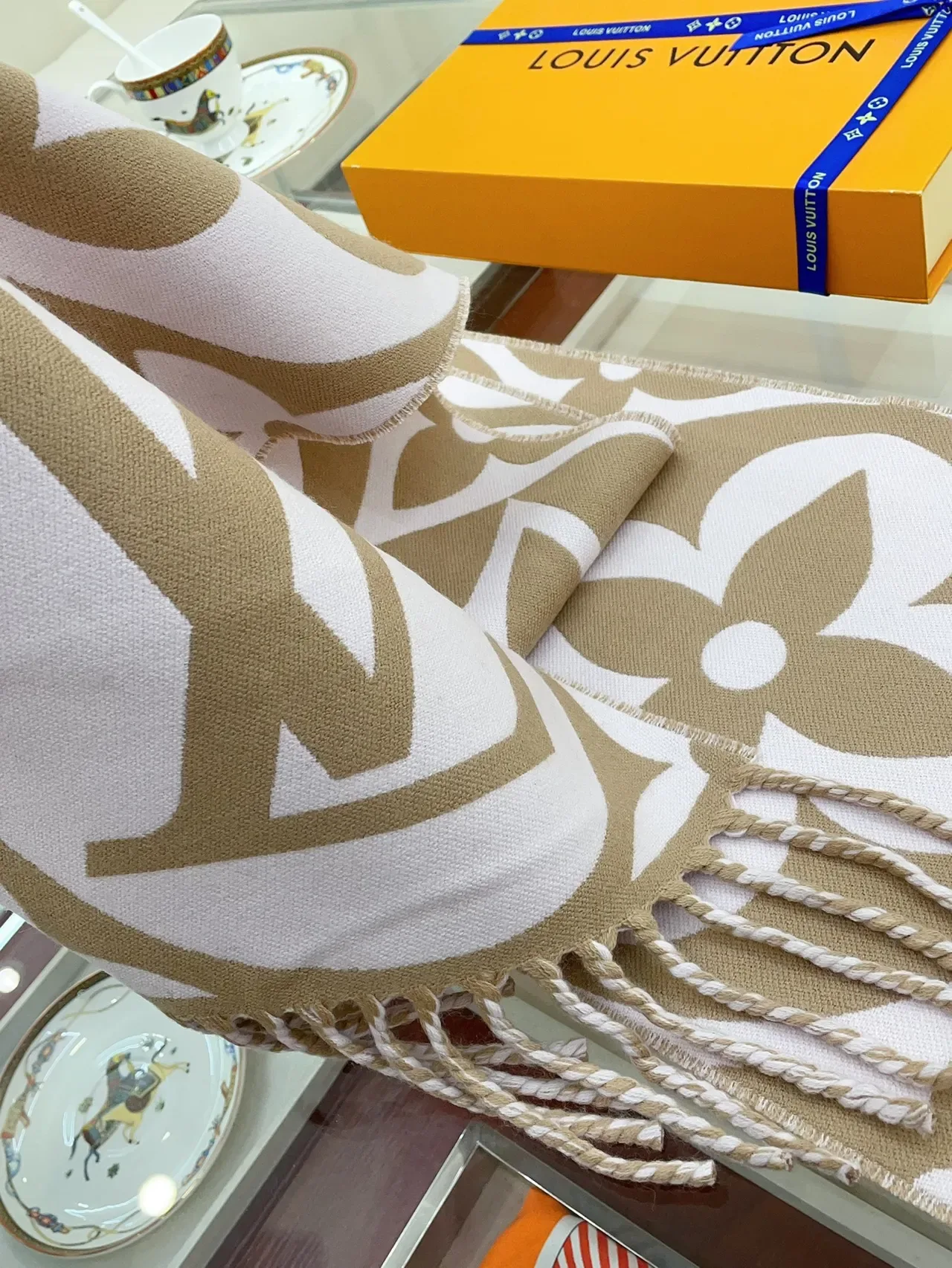 Louis Vuitton Monogram Flower Beige and White Shawl 7