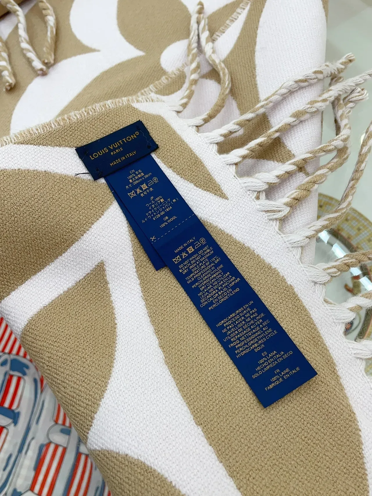 Louis Vuitton Monogram Flower Beige and White Shawl 8