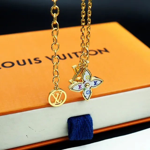 Louis Vuitton Monogram Flower Enamel Pendant Necklace 7
