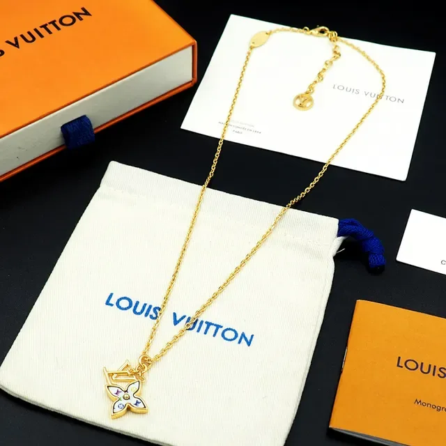 Louis Vuitton Monogram Flower Enamel Pendant Necklace 8