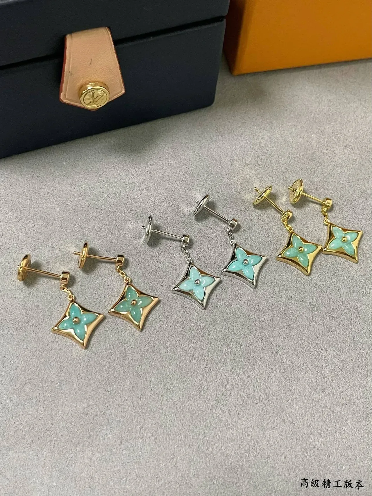 Louis Vuitton Monogram Flower Gold Green Star-Shaped Frame Enamel Motif Earrings 8