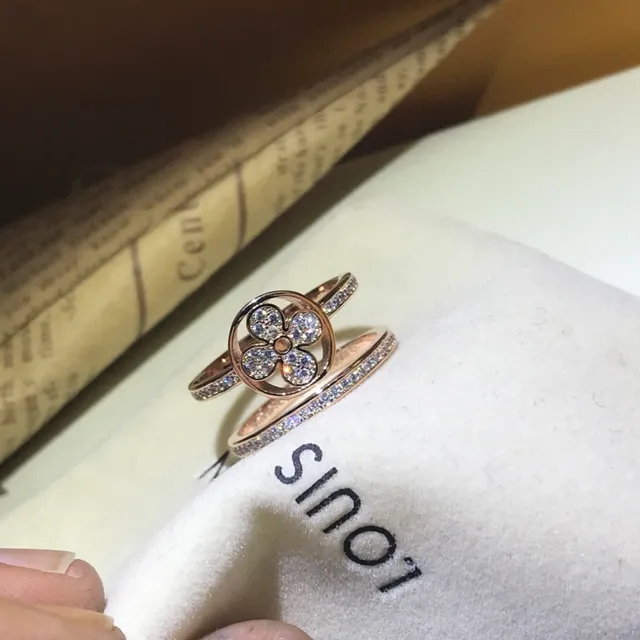 Louis Vuitton Monogram Flower Silver Pavé-Set Openwork Floral Ring 2