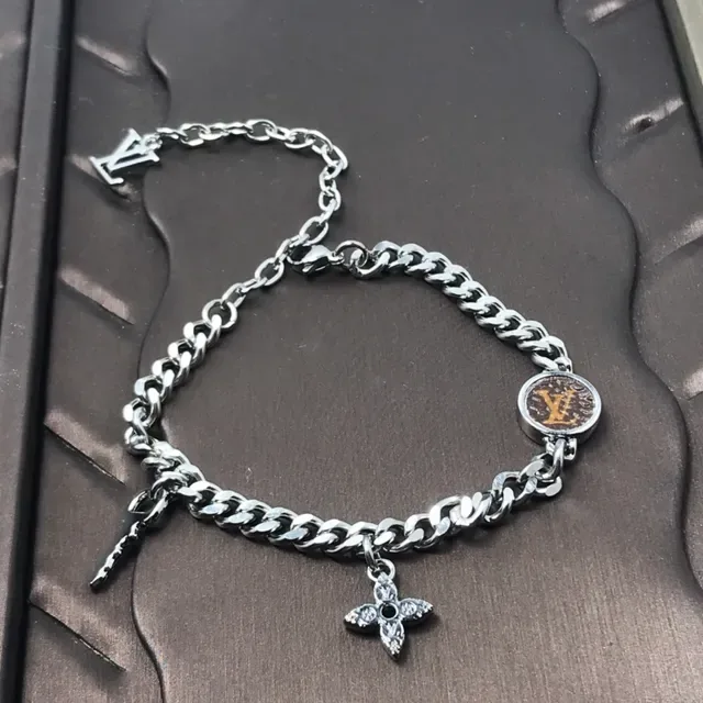 Bracelete Louis Vuitton Monogram Corrente Transparente Prateada Pavé-Crystal LV 3