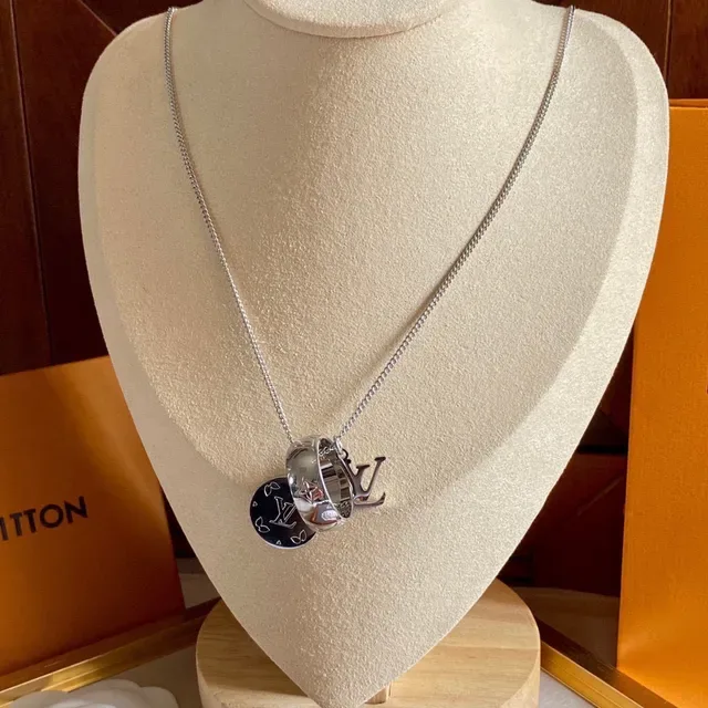 Louis Vuitton Monogram Multi-Charm Pendant Necklace 7