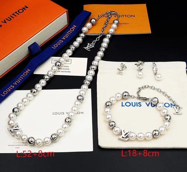Collier Louis Vuitton Monogram Perles Blanc Argent Fil Perles d'espacement Métalliques Collier 2