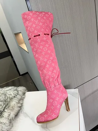 Louis Vuitton Monogram Pink घुटनों से ऊपर की बूट्स 2