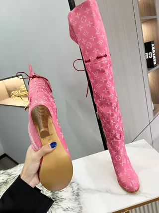 Louis Vuitton Monogram Pink घुटनों से ऊपर की बूट्स 6