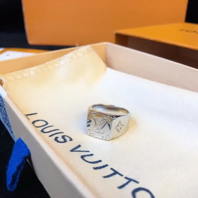 Louis Vuitton Monogram Signet Ring Polished Silver Ring 4