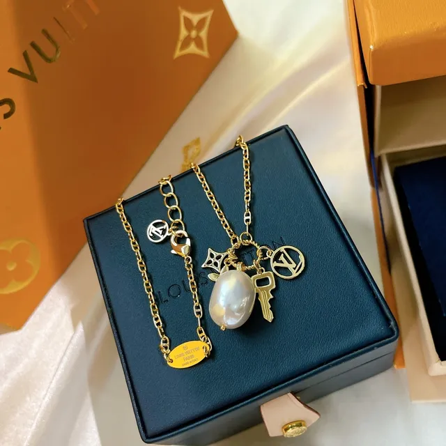 Louis Vuitton Multi-Charm Baroque Pearl Necklace 5