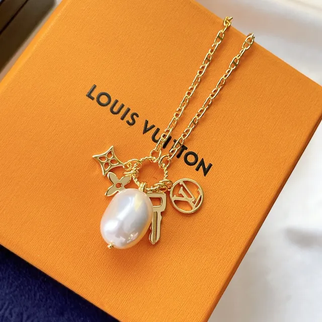Louis Vuitton Multi-Charm Baroque Pearl Necklace 6