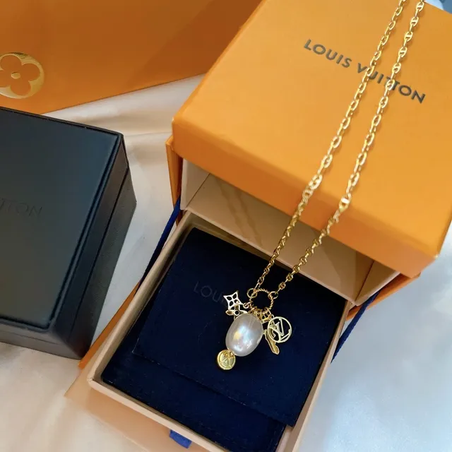 Louis Vuitton Multi-Charm Baroque Pearl Necklace 7