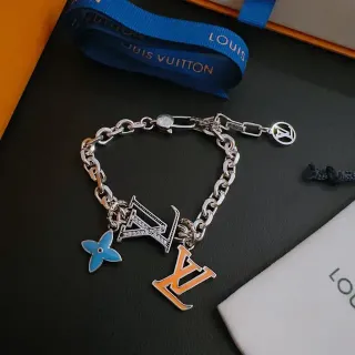Louis Vuitton Multi-Charm Pulsera de Cadena con Esmalte y Pavé