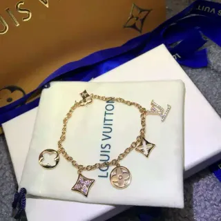 Louis Vuitton سوار سلسلة ذهبي اللون مالتي تشارمز كريستال مزين