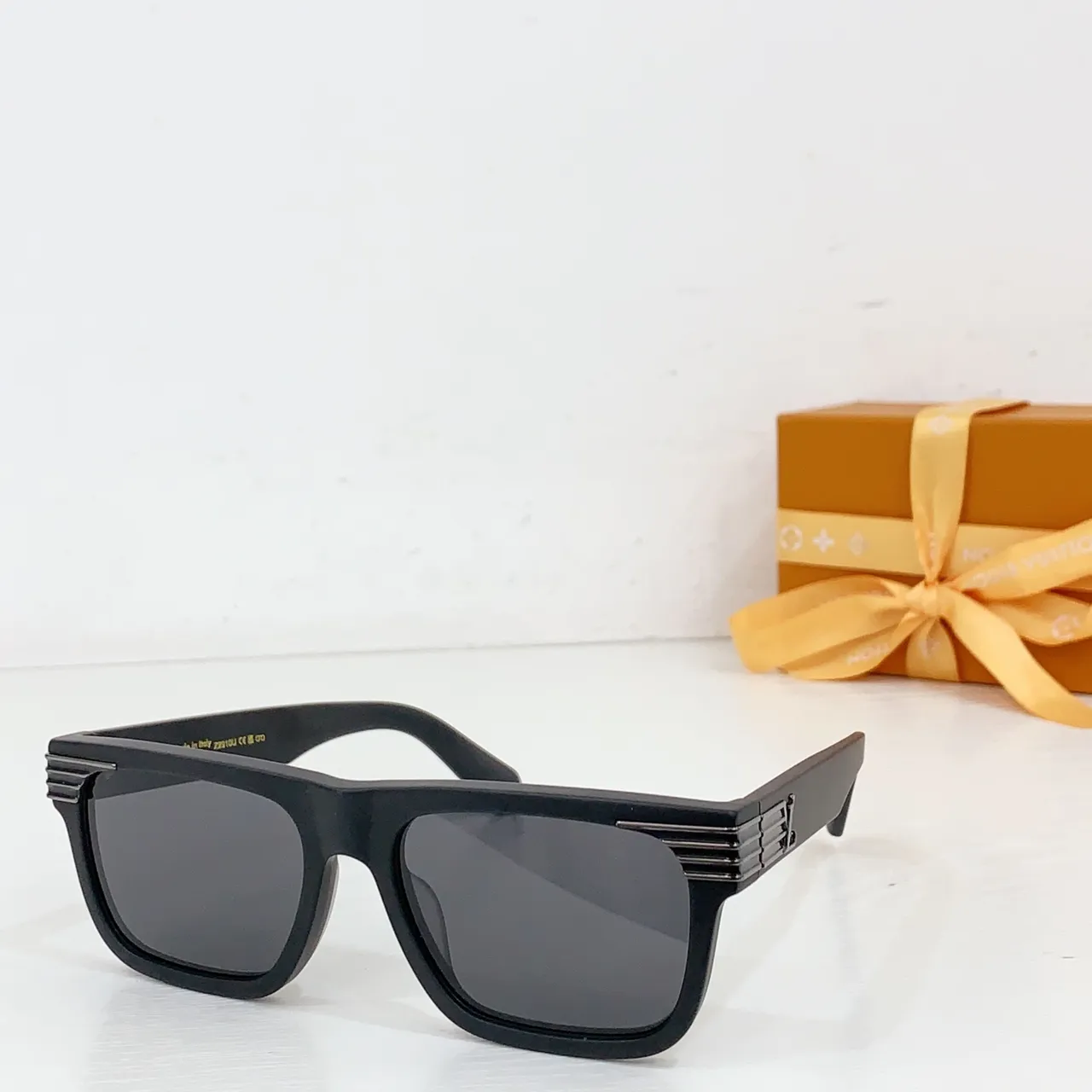 Louis Vuitton Multicolor Rectangular Frame Triple-Bar Metal Accent Sunglasses 3