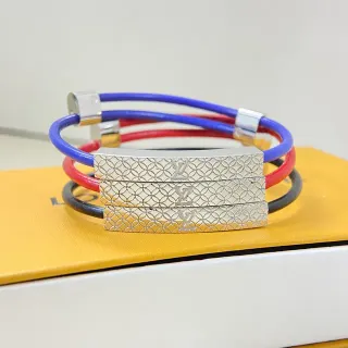 Louis Vuitton বহুরঙা রূপো ত্রিপাক্ষিক স্ট্যাকড বার জ্যামিতিক জাল এনগ্রেভিং ব্রেসলেট