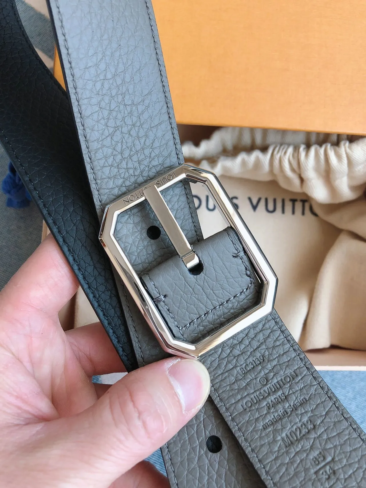 Louis Vuitton Octagonal Buckle Gray Pebbled Leather Belt 8