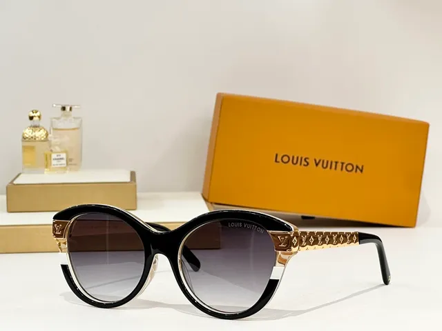 Louis Vuitton Oversized Round Gradient Sunglasses 7
