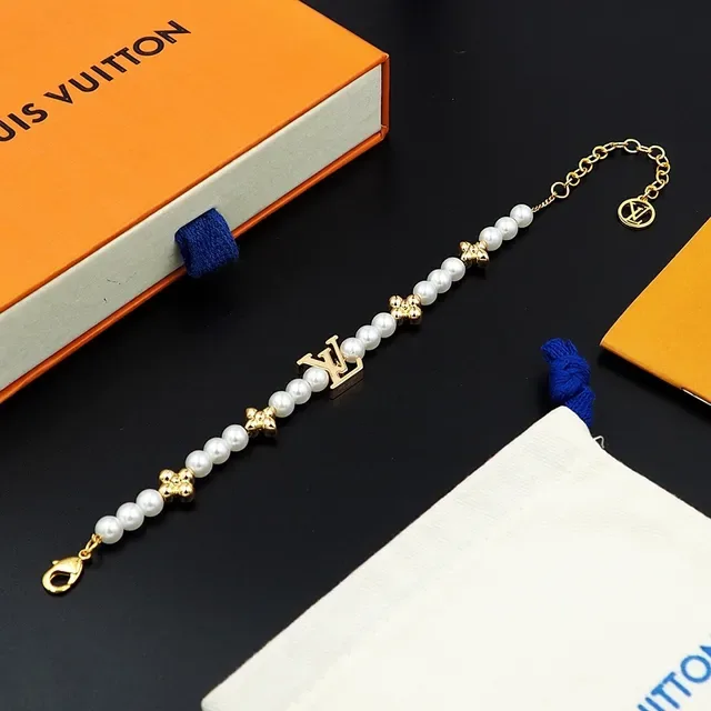 Louis Vuitton Pearl and Gold-Tone Monogram Bracelet 4