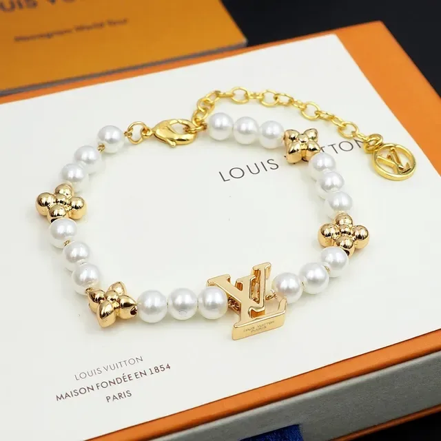 Louis Vuitton Pearl and Gold-Tone Monogram Bracelet 5