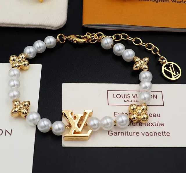 Louis Vuitton Pearl and Gold-Tone Monogram Bracelet 9