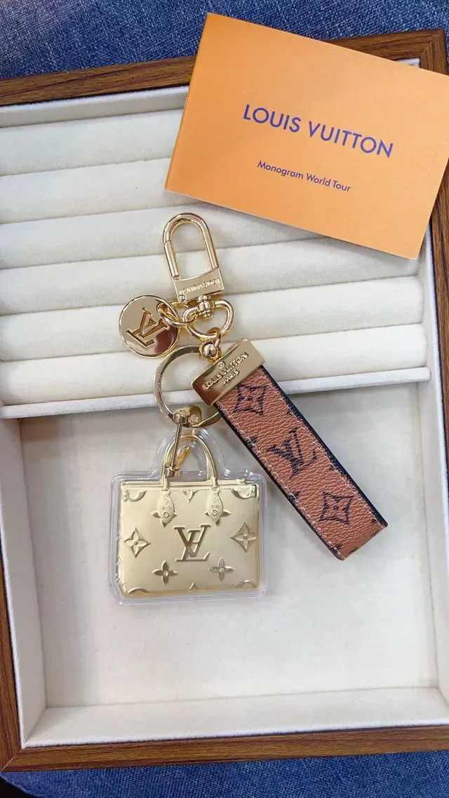 Louis Vuitton Petite Malle Gold Beige Monogrammed Leather Strap Metal Hardware Handbag 2