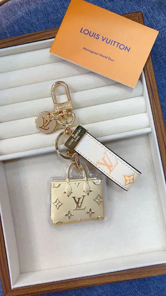 Louis Vuitton Petite Malle Gold Beige Monogrammed Leather Strap Metal Hardware Handbag 3