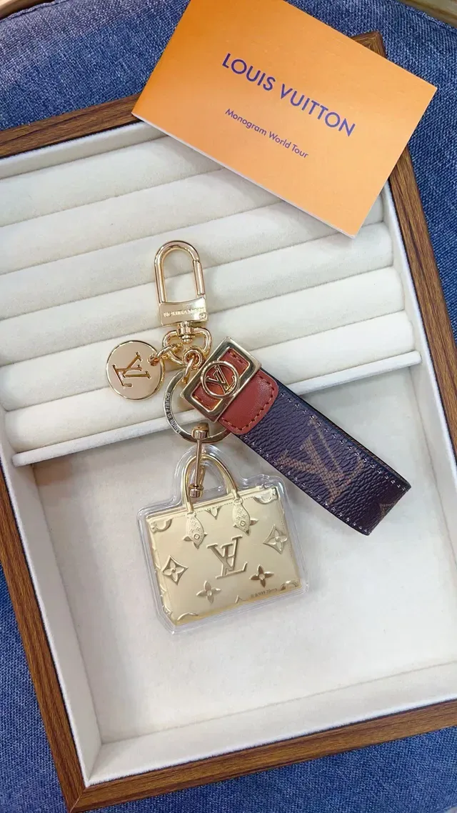 Louis Vuitton Petite Malle Gold Beige Monogrammed Leather Strap Metal Hardware Handbag 5