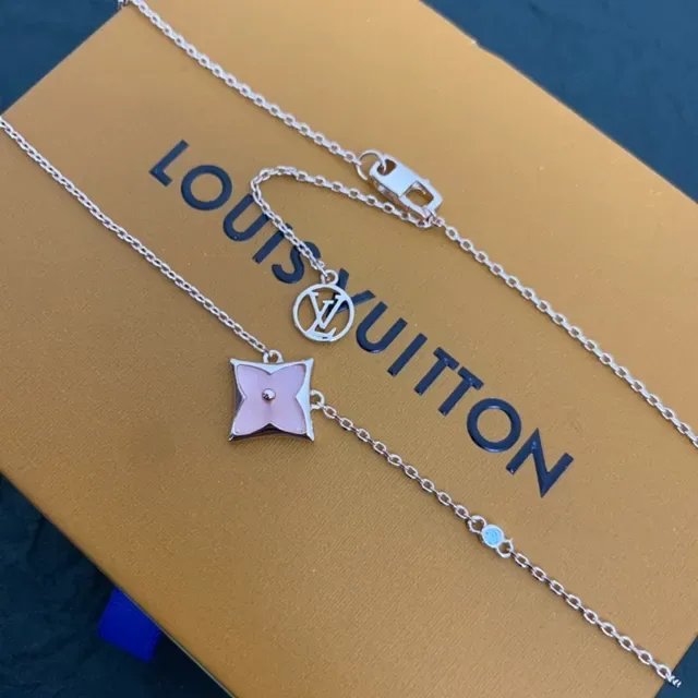 Louis Vuitton Pink Gold Chain Enamel Quatrefoil Pendant Necklace 5