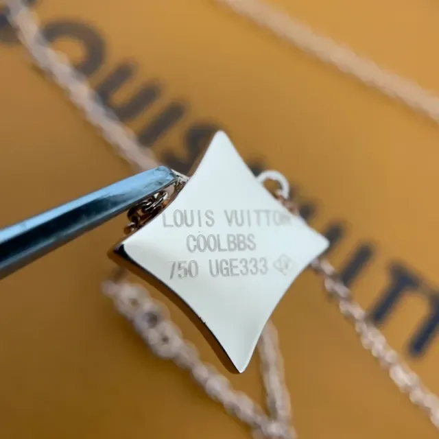 Louis Vuitton Pink Gold Chain Enamel Quatrefoil Pendant Necklace 8