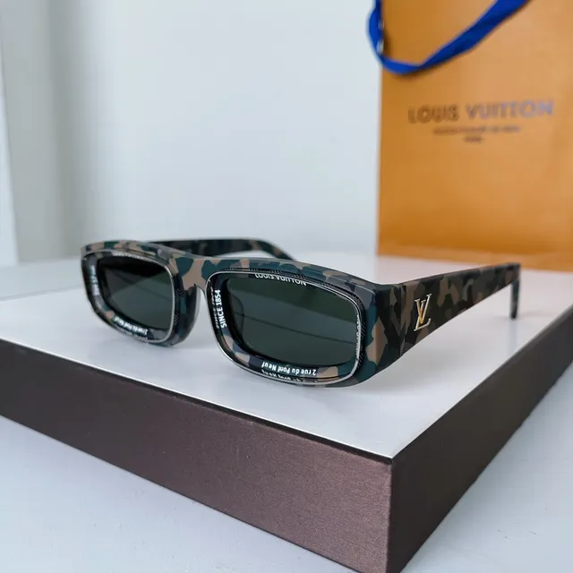 Louis Vuitton Rectangular Blue Acetate Sunglasses 2