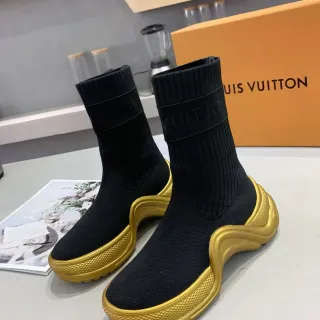 Louis Vuitton Run Away Zapatillas Estilo de Vida Negras y Doradas Ajuste de Calcetín