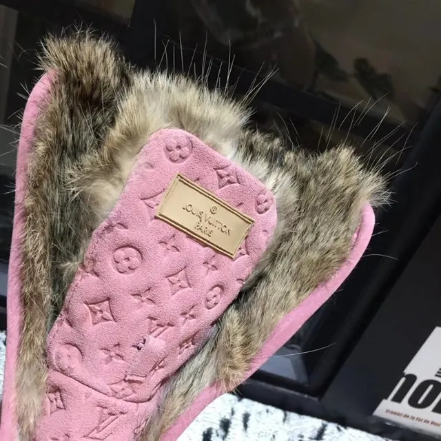Louis Vuitton Run Away Bottes de Neige Rose Brun Monogramme Embossé Ourlet de Mouton 2