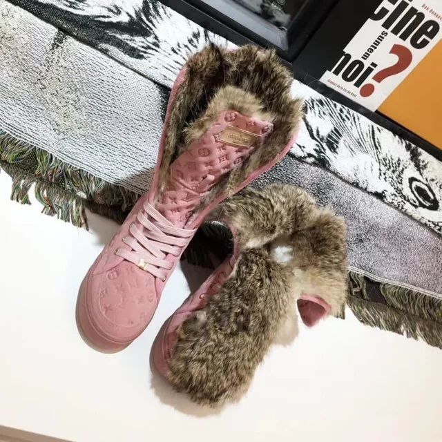 Louis Vuitton Run Away Bottes de Neige Rose Brun Monogramme Embossé Ourlet de Mouton 4