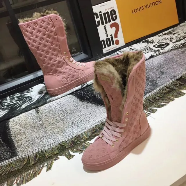 Louis Vuitton Run Away Bottes de Neige Rose Brun Monogramme Embossé Ourlet de Mouton 6