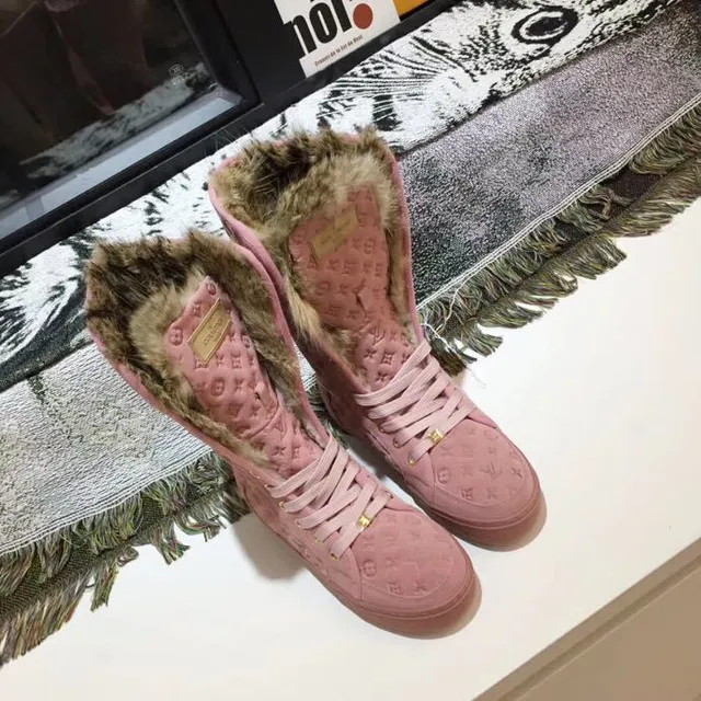 Louis Vuitton Run Away Bottes de Neige Rose Brun Monogramme Embossé Ourlet de Mouton 7