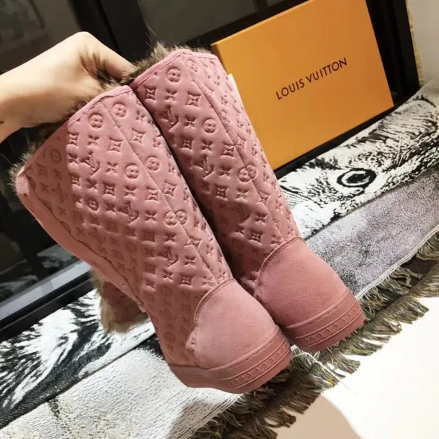 Louis Vuitton Run Away Bottes de Neige Rose Brun Monogramme Embossé Ourlet de Mouton 8