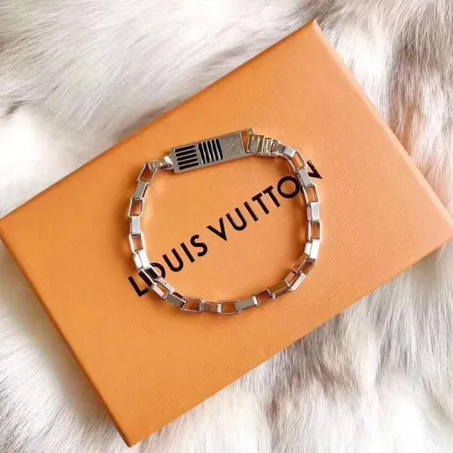 Louis Vuitton Silver-Tone Rectangular Link Chain Bracelet 4