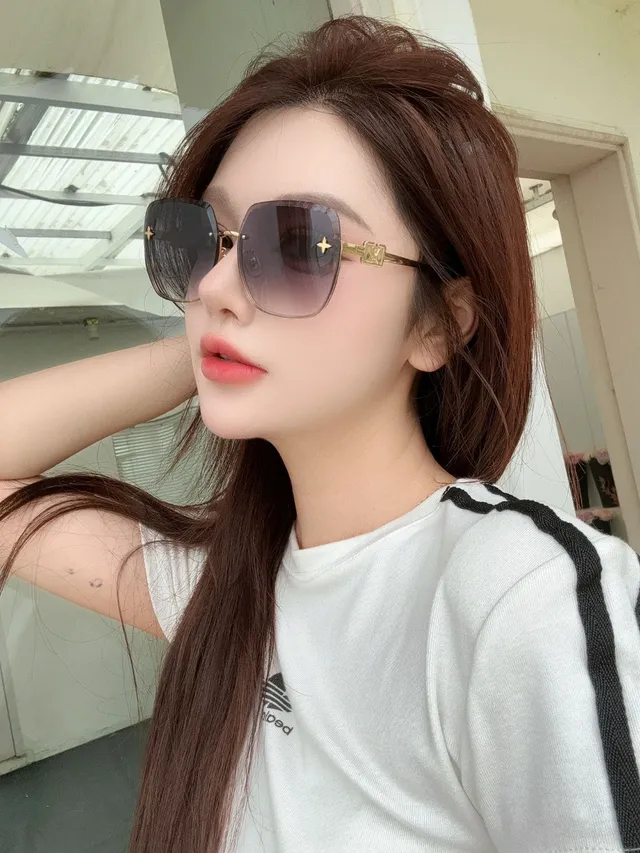 Louis Vuitton Star Square Gradient Lens Sunglasses 2