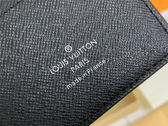 Louis Vuitton Supreme Collaboration Vermelho Branco Epi Couro Textura Logotipo Bold Carteira Longa 3