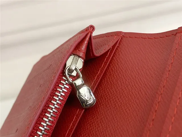 Louis Vuitton Supreme Collaboration Vermelho Branco Epi Couro Textura Logotipo Bold Carteira Longa 12