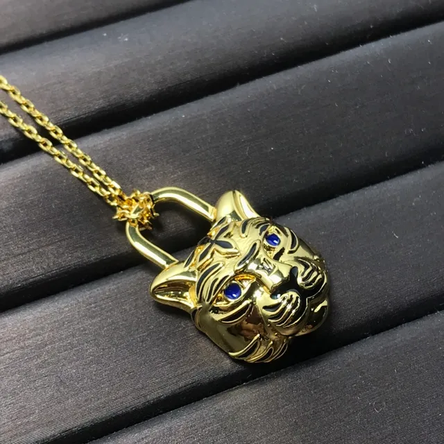 Louis Vuitton Tiger Lock 金色调 搪瓷 蓝宝石眼睛 项链 3