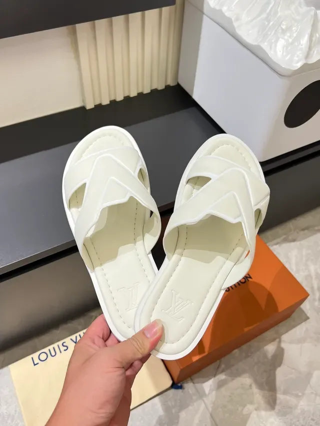 Louis Vuitton V-Strap Slide Black White Interlocking Flat Sole Slippers 10